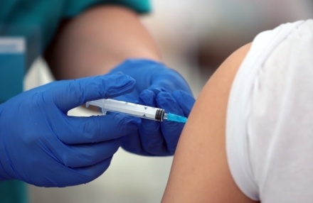 Иностранные клиники Москвы опровергли сообщения о наличии у них зарубежных вакцин от коронавируса