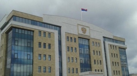 Над арбитражным судом в Казани перевернули российский триколор