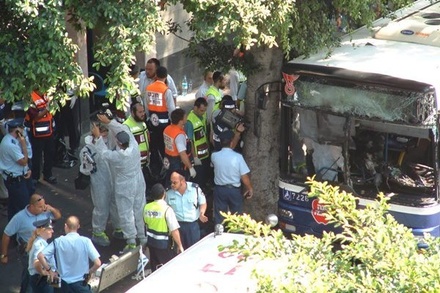 Израильские СМИ сообщают о 4 погибших в результате наезда грузовика в Иерусалиме