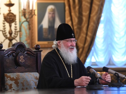 Патриарх Кирилл не сможет вести богослужения в Крещение из-за простуды