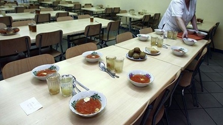 В Кузбассе открыли горячую линию после сообщений о голодных обмороках в школах