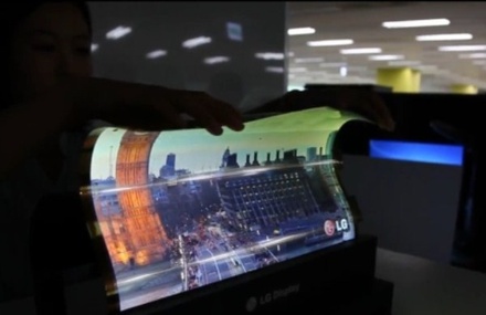 Котировки LG Display взлетели на 7,8% после презентации эластичного LED-экрана