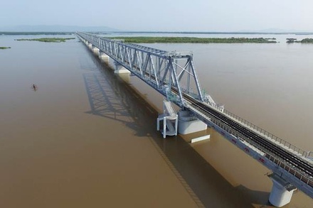 Построен первый железнодорожный мост между Россией и Китаем
