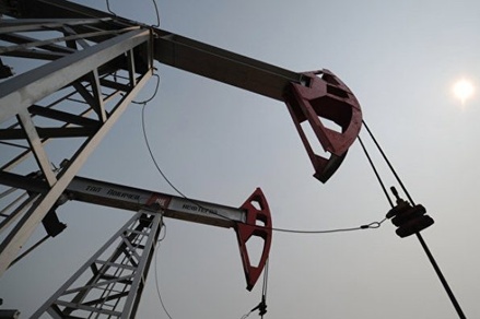 Цена на нефть марки Brent впервые с мая превысила 80 долларов за баррель