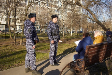 В Москве начались рейды бойцов Росгвардии под названием «Оставайтесь дома»