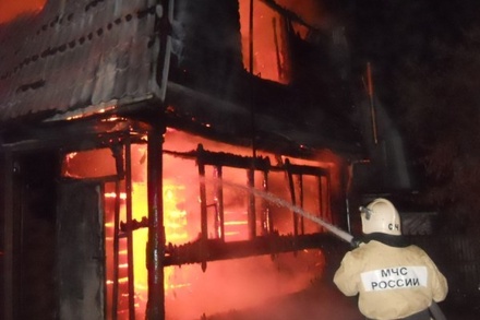 СКР возбудил дело по факту гибели пяти человек при пожаре в Ленобласти