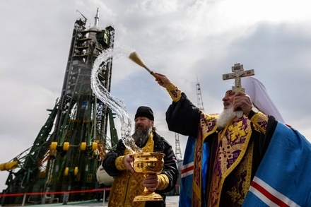 РПЦ продолжит освящать ракеты после прихода в «Роскосмос» Рогозина 