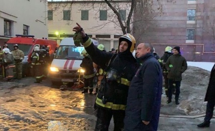 СМИ сообщили о спасении Бегловым женщины после обрушения в Петербурге