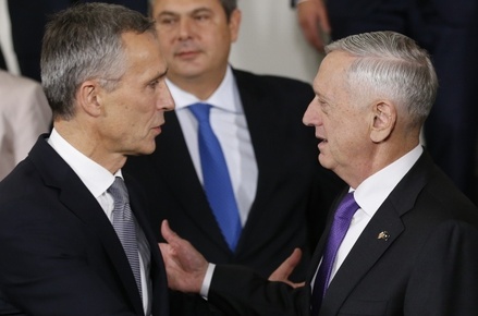 Мэттис заявил, что США заручились поддержкой НАТО для давления на Россию