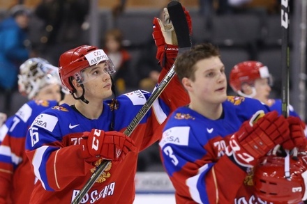 Сборная России по хоккею обыграла Данию и вышла в полуфинал молодёжного ЧМ