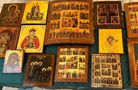 Иностранец пытался вывезти из России 13 православных икон
