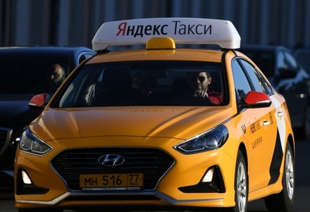 В профсоюзе такси назвали геноцидом запрет на работу в Подмосковье для непривитых водителей