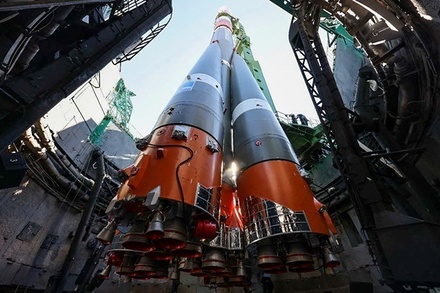На Байконуре установили ракету для запуска к МКС корабля «Циолковский»