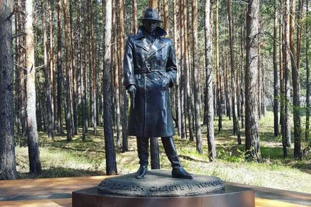 В Ангарске установили памятник Глебу Жеглову