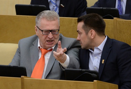 Жириновский исключил из предвыборного списка ЛДПР похвалившего Сталина депутата