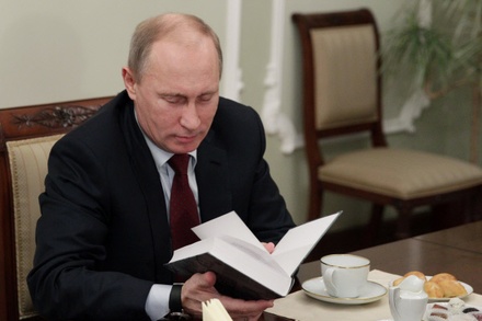Путин одобрил идею пропаганды чтения детской литературы