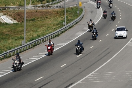 «Коммерсантъ» сообщил о намерениях правительства упростить ПДД для мотоциклистов