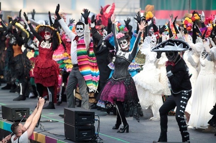 В мексиканском карнавале «День мёртвых» в Москве приняли участие более 20 тысяч человек