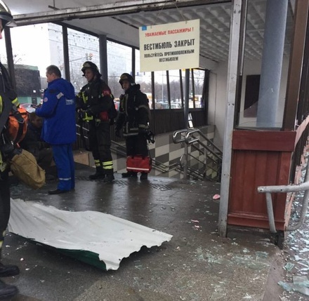 Три человека пострадали в результате взрыва газового баллона у метро «Коломенская»
