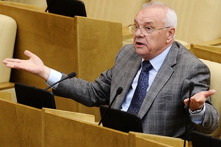 Депутаты пошутили о физразминке на заседаниях Госдумы