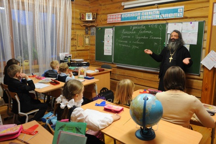 В РПЦ назвали неизбежным изучение православного наследия в школах