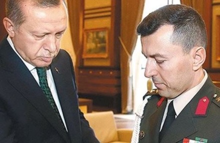 В Турции задержали главного военного советника президента