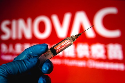 Украина закупит китайскую вакцину от коронавируса