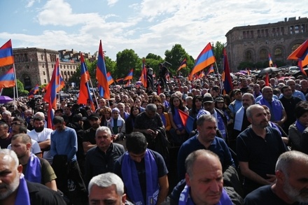 Депутат Затулин оценил перспективы смены власти в Армении