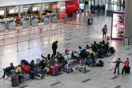 Около 30 рейсов задержано в аэропортах Москвы из-за снегопада