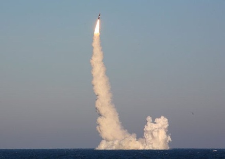 Минобороны опубликовало видео запуска ракет «Синева» и «Булава» с подводных лодок