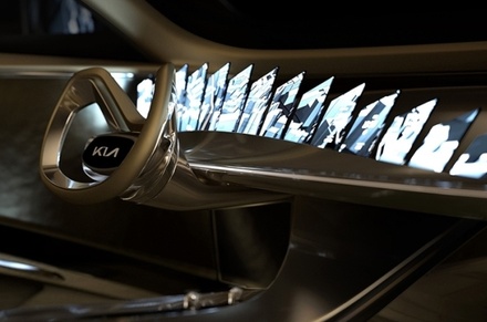 Kia представила электромобиль с 21 экраном на передней панели