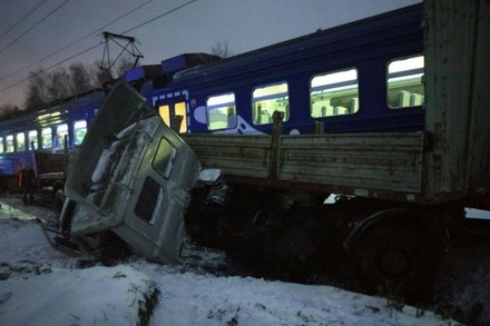В МЧС сообщили подробности аварии на переезде в Подмосковье