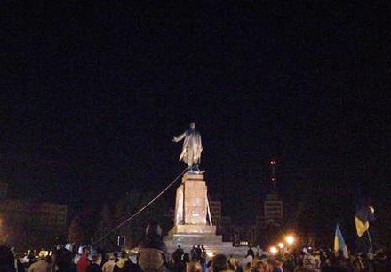 Уголовное дело о сносе памятника Ленину в Харькове будет закрыто