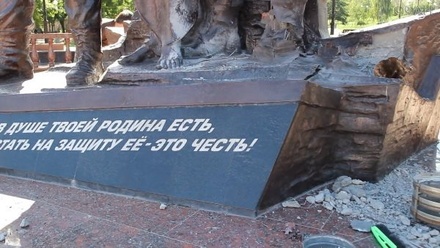 Власти ЛНР назвали подрыв памятника в Луганске терактом