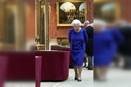 Королева Великобритании выразила соболезнования в связи с авиакатастрофой в Иране