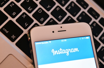 Instagram удалил больше 300 ссылок с суицидальным контентом