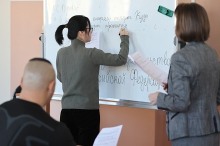 В профсоюзе мигрантов поприветствовали ужесточение контроля знания русского языка для приезжих  
