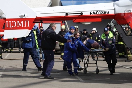 Троих пострадавших при пожаре в ТЦ «Персей» госпитализировали вертолётами