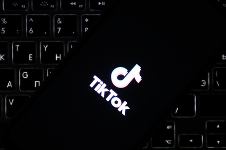 TikTok перестанет рекомендовать пользователям аккаунты государственных СМИ