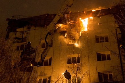 По факту пожара в тюменской многоэтажке завели дело о поджоге