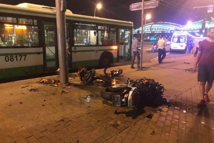 Погибшей под колёсами мотоцикла в центре Москвы оказалась 35-летняя женщина