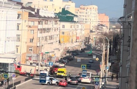 Беспилотник ВСУ врезался в административное здание в Белгороде