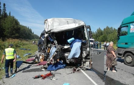 12 человек погибли при столкновении двух автобусов в Хабаровском крае