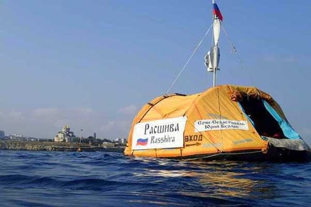 Пограничники разрешили путешественнику переплыть Чёрное море