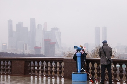 Дептранс Москвы предупредил водителей о сильном тумане 1 июня
