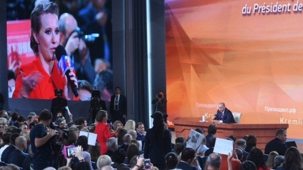 Песков объяснил, почему Путин не произносит фамилию Навального