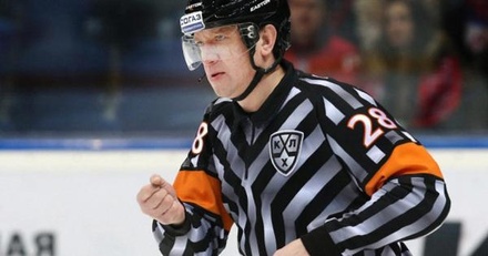 Хоккейный арбитр Александр Черенков умер во время тренировки