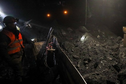 Спасатели ищут одного человека под завалами шахты в Туве