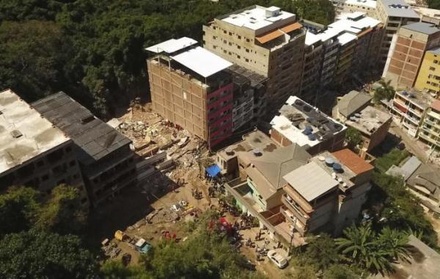 Число погибших при обрушении домов в Рио-де-Жанейро увеличилось до пяти