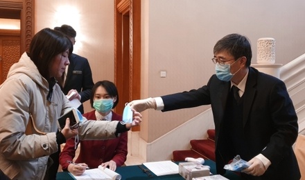В Пекине руководство аптеки накажут за повышение цен на медицинские маски